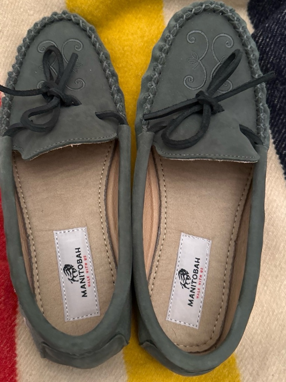Manitobah Mukluks Sz 9 Women’s Amakehs Kayak Moccasins